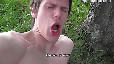 Amateur guy takes a girl's face down in the open field