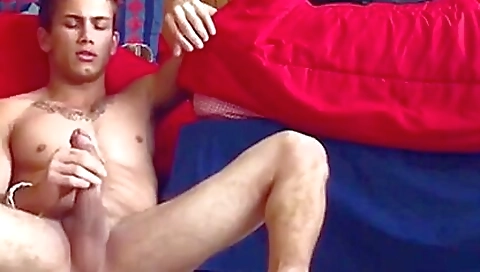 sexy gym stud jerking off body horo porn (tag body horror