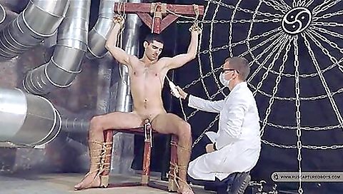 Blonde with a great cunt gets fucked with dildo and dildo