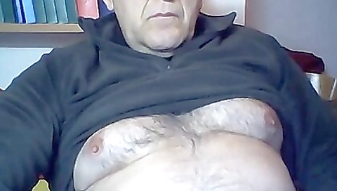 Big ass amateur babe with a large ass sucks and fucks